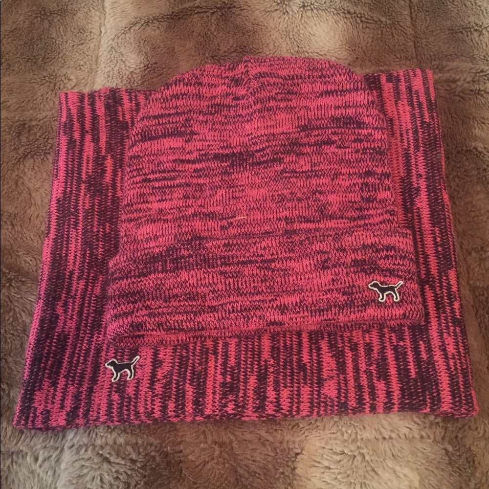 **NWOT** VS pink hat and scarf bundle